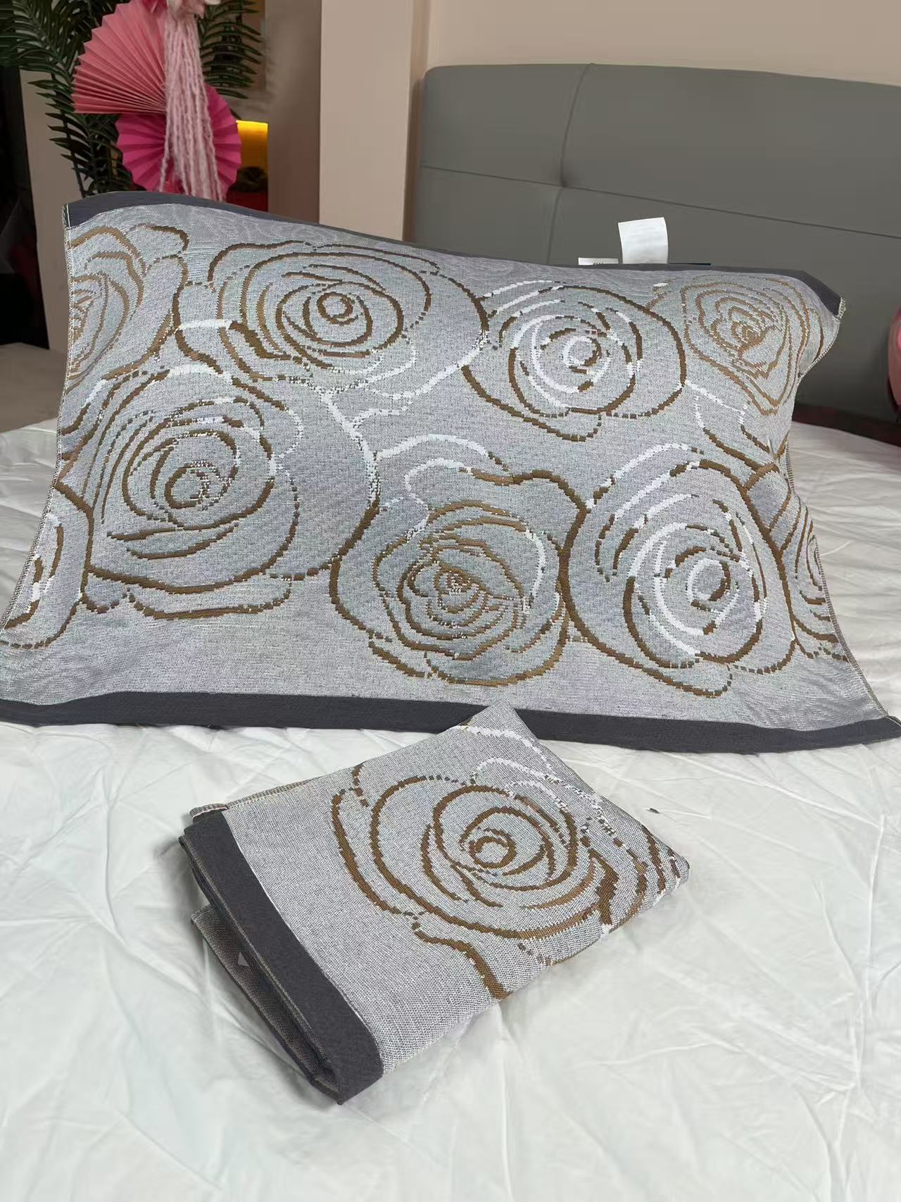 玫瑰物语52*78纱布舒适柔软枕巾