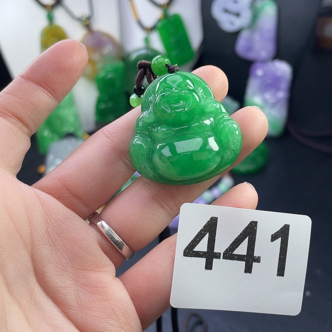 翡翠未镶嵌吊坠(赠链)