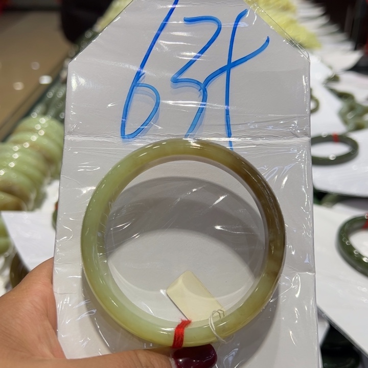 和田玉（糖玉）手镯未镶嵌
