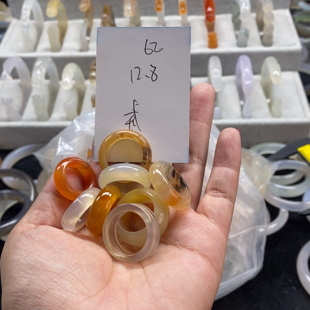 手镯玛瑙/玉髓未镶嵌62