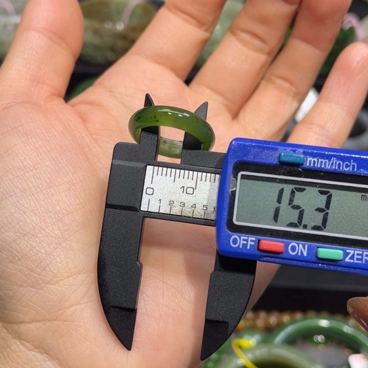 和田玉手镯57圈口 编号92未镶嵌