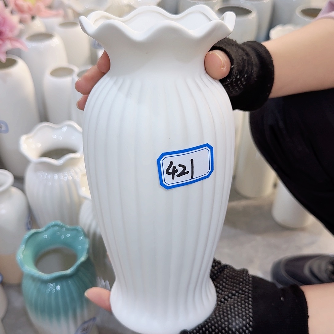 瓶421号磨砂陶瓷高23厘米微瑕一个