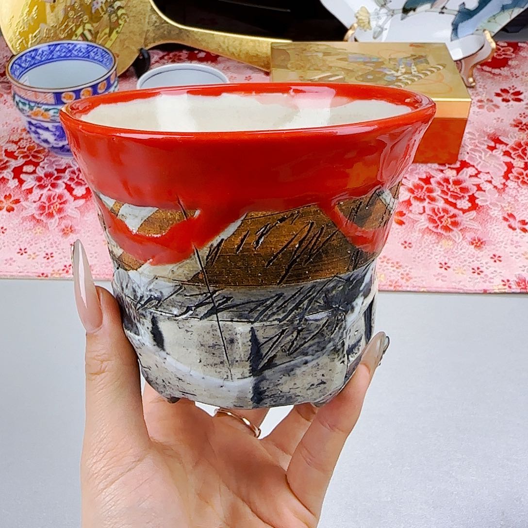 他家茶具瓷器真美！