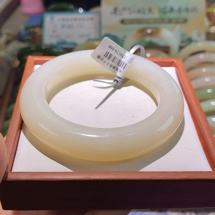 和田玉未镶嵌手镯17 58 59