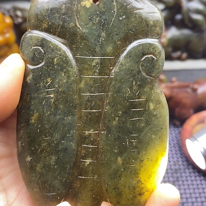 未镶嵌蛇纹石玉颈饰