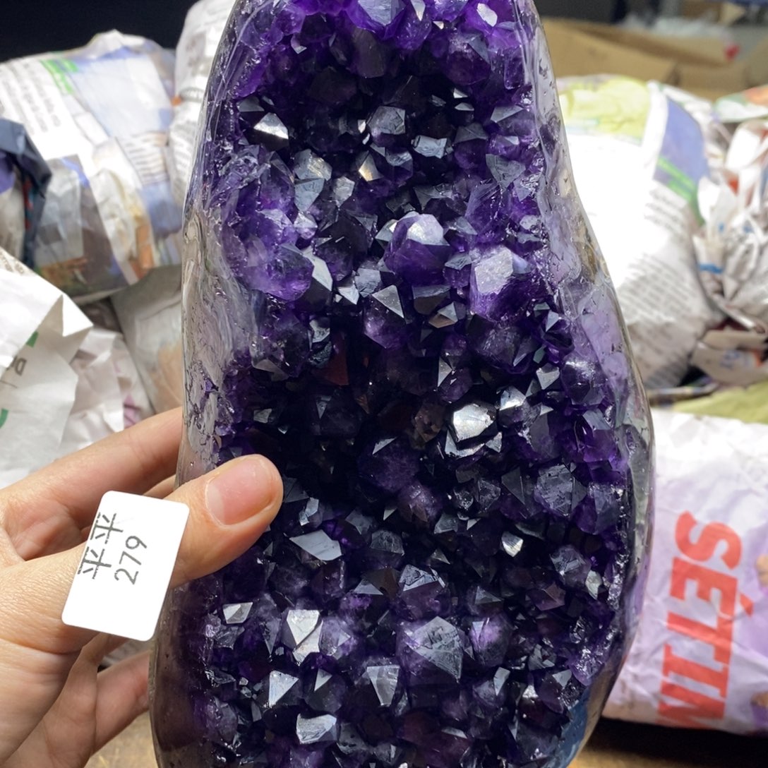 紫晶乌拉圭未镶嵌