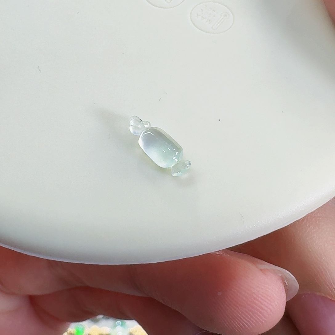 翡翠颈饰未镶嵌糖果