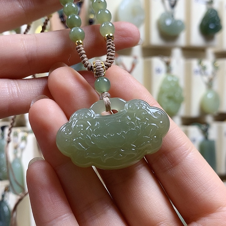 颈饰未镶嵌和田玉冷*