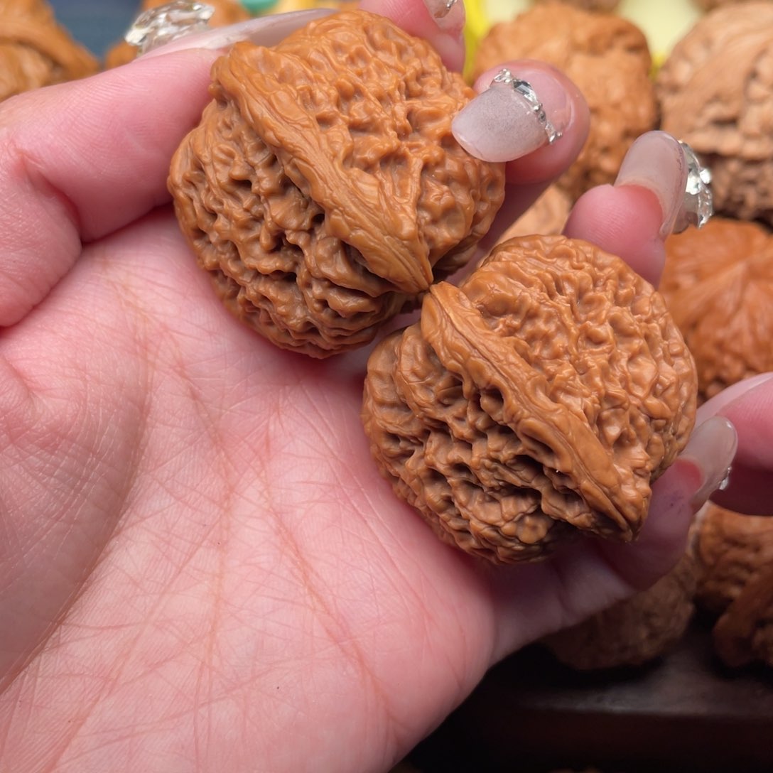 文玩核桃吊坠给****斗粗棱南疆40