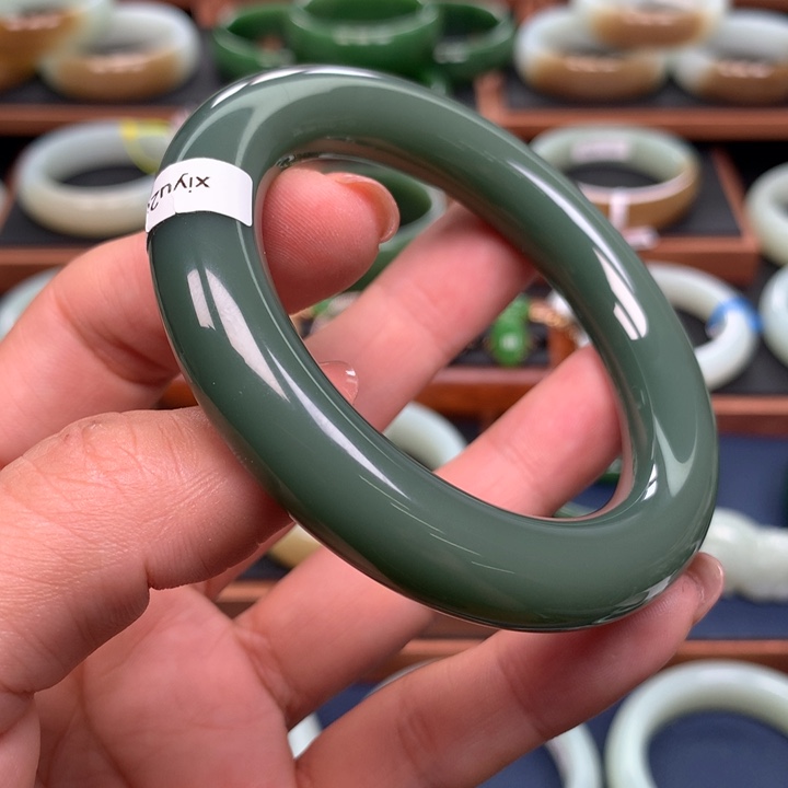 和田玉（碧玉）手镯未镶嵌