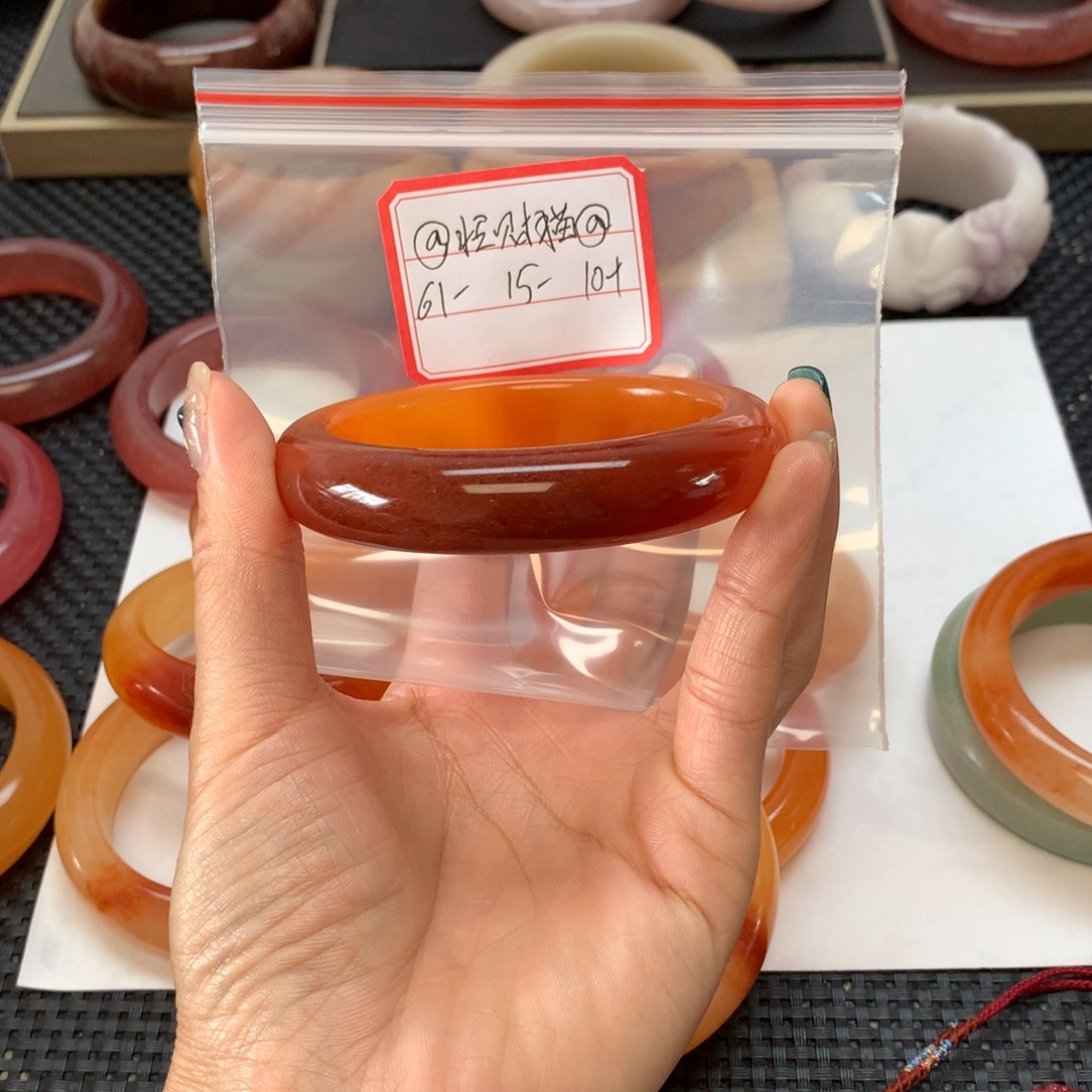 @***@石英岩玉未镶嵌手镯