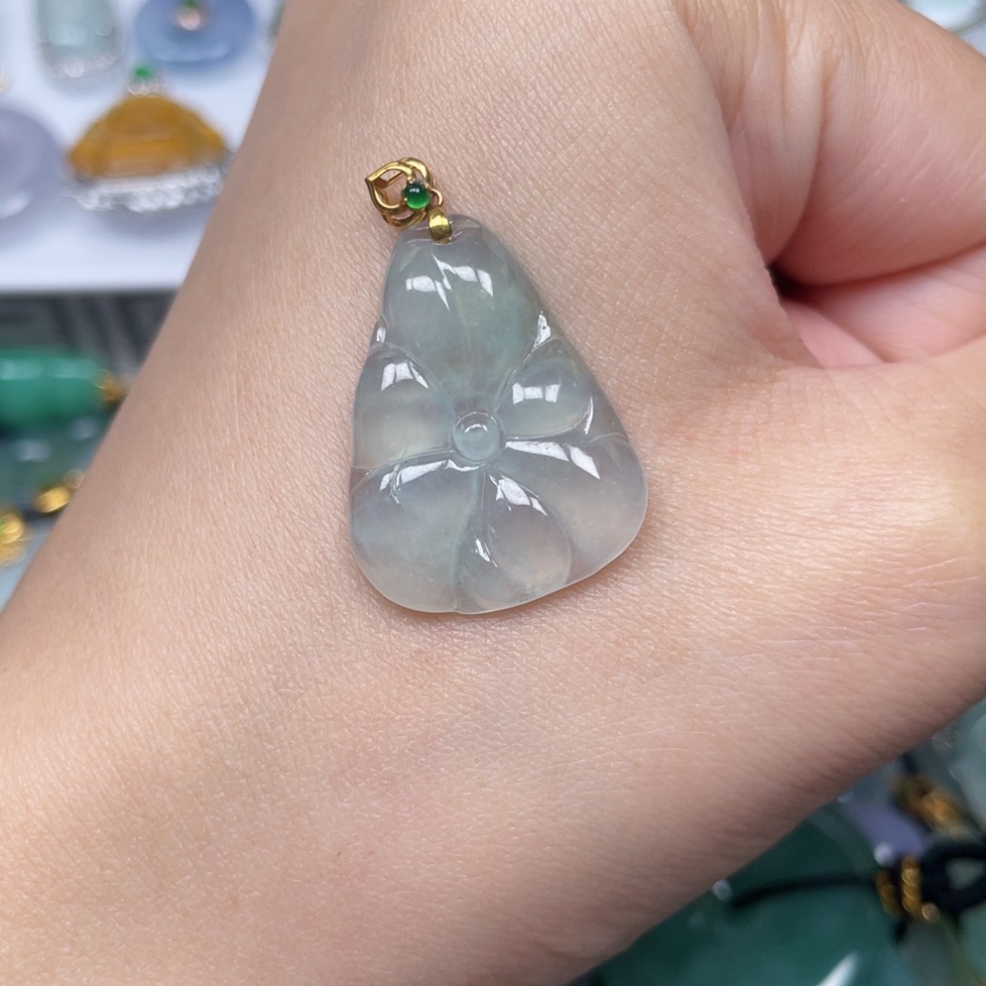 翡翠颈饰18K金镶嵌翡翠