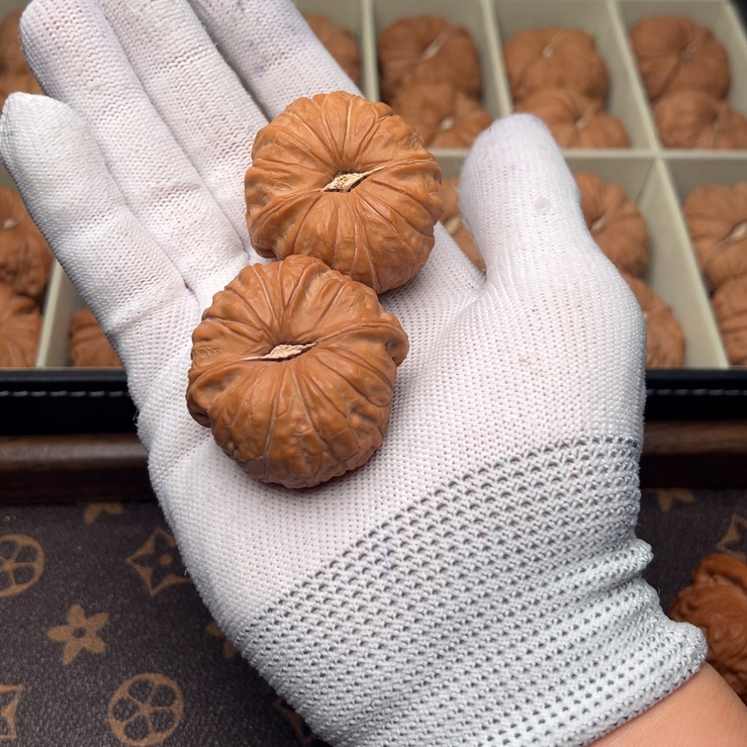 忆***澜4000南瓜墩 文玩核桃 亿哥