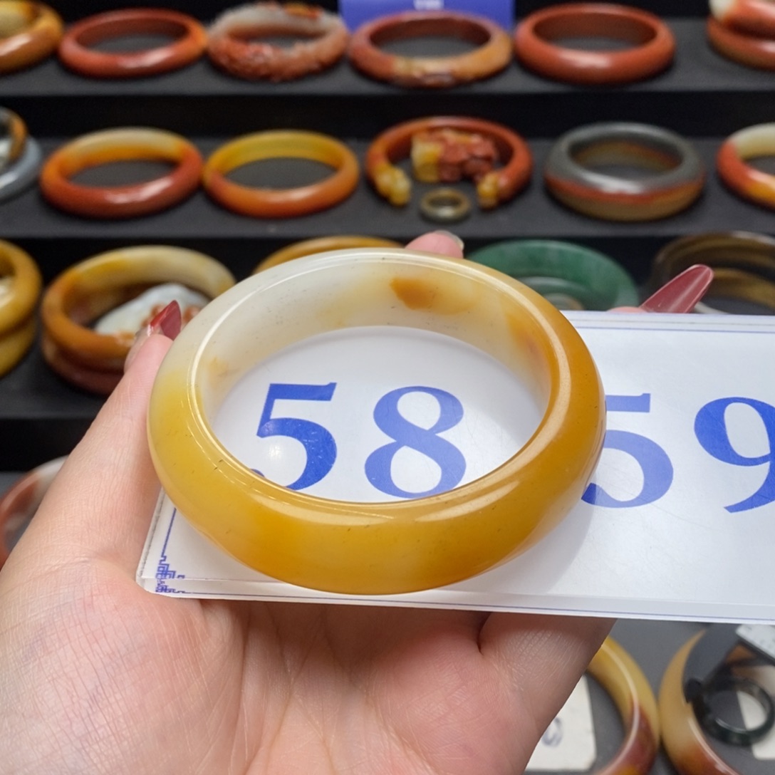 石英质玉（黄龙玉）手镯未镶嵌