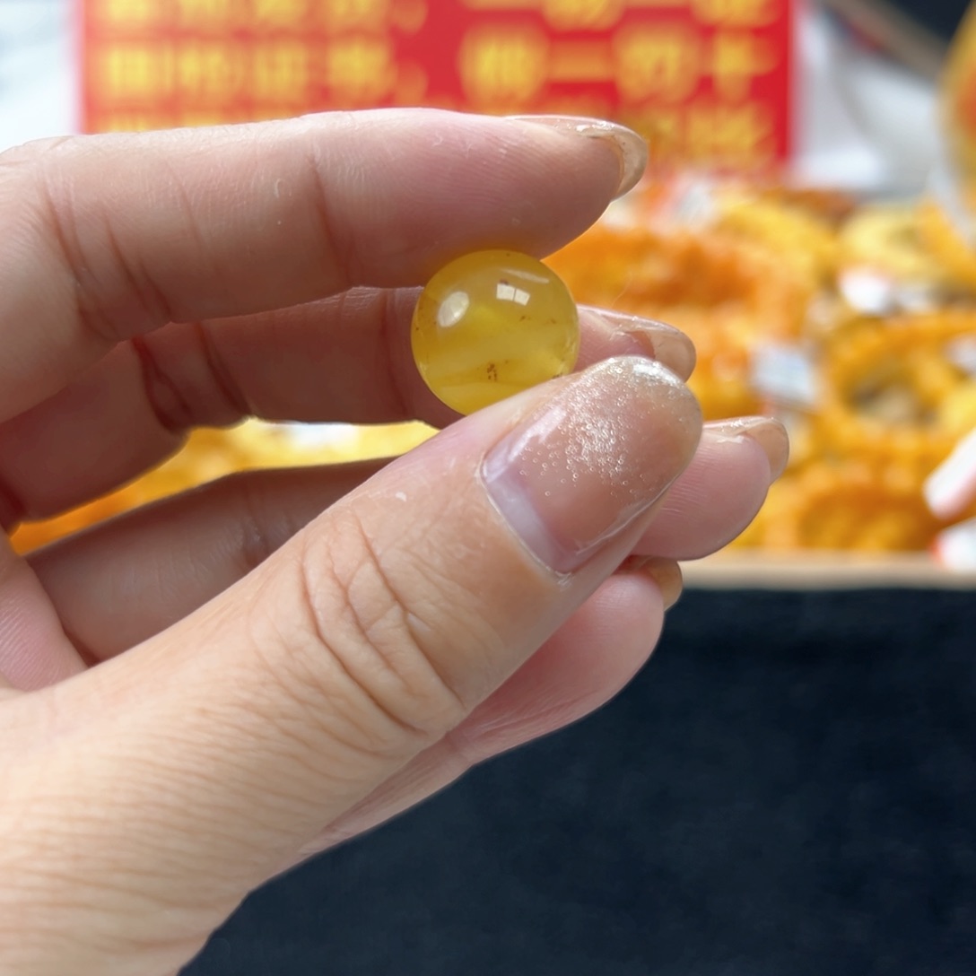 琥珀珠宝奇石未镶嵌