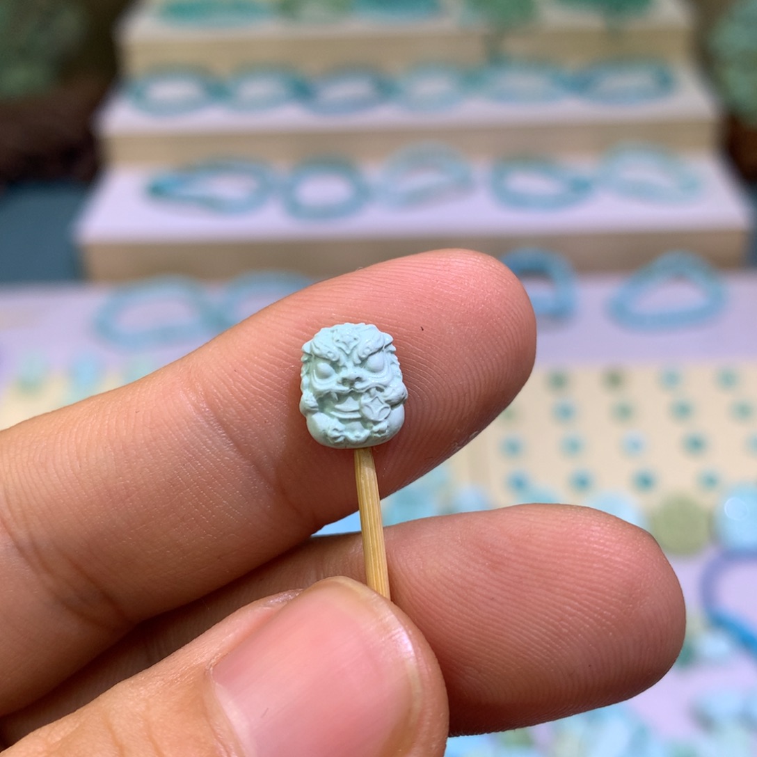 绿松石配饰未镶嵌