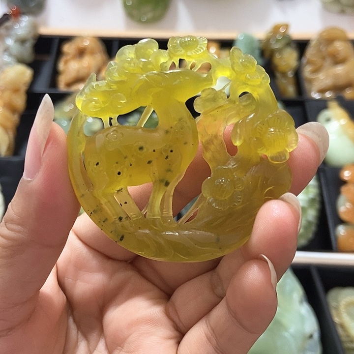 未镶嵌蛇纹石玉挂件