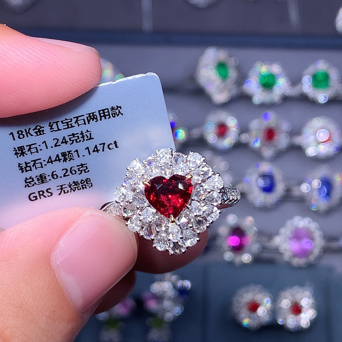 戒指18K金镶嵌红宝石