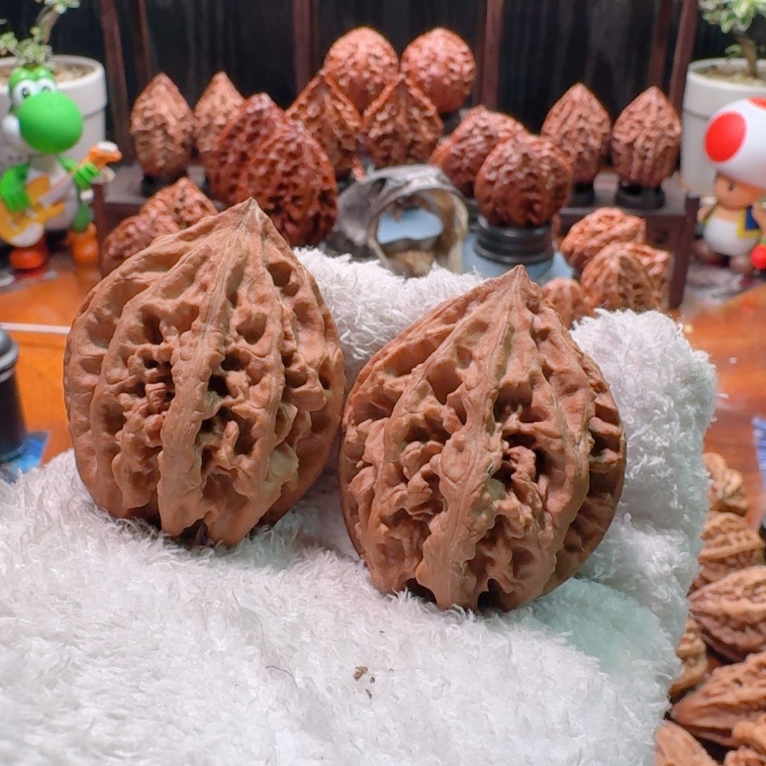 文玩核桃吊坠九龙筋