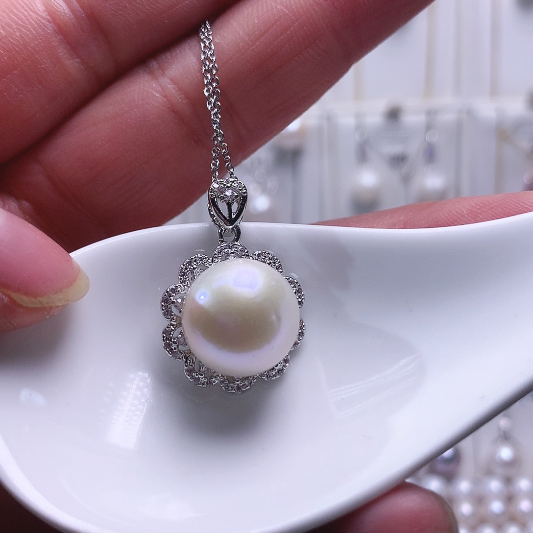 淡水珍珠吊坠(赠链)合金