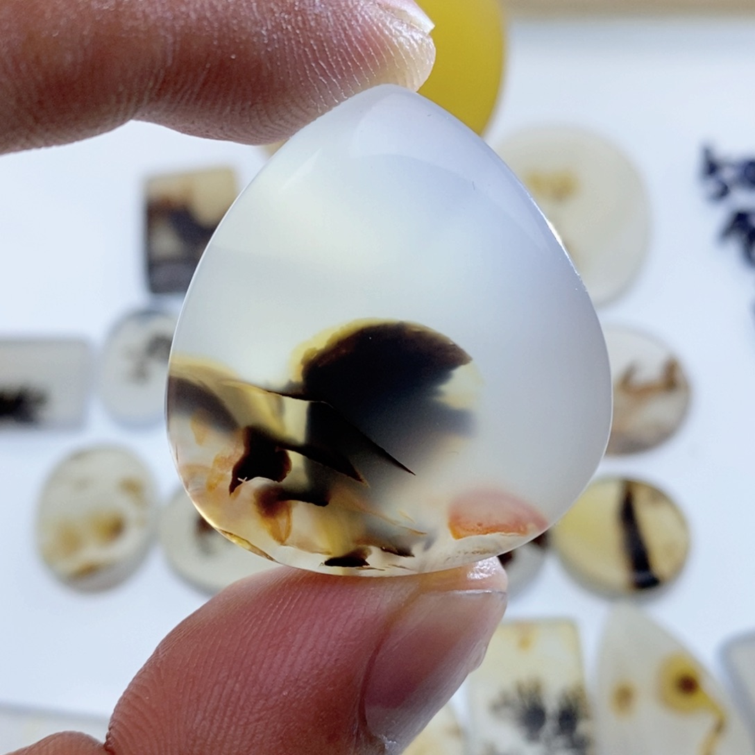 玛瑙/玉髓颈饰未镶嵌