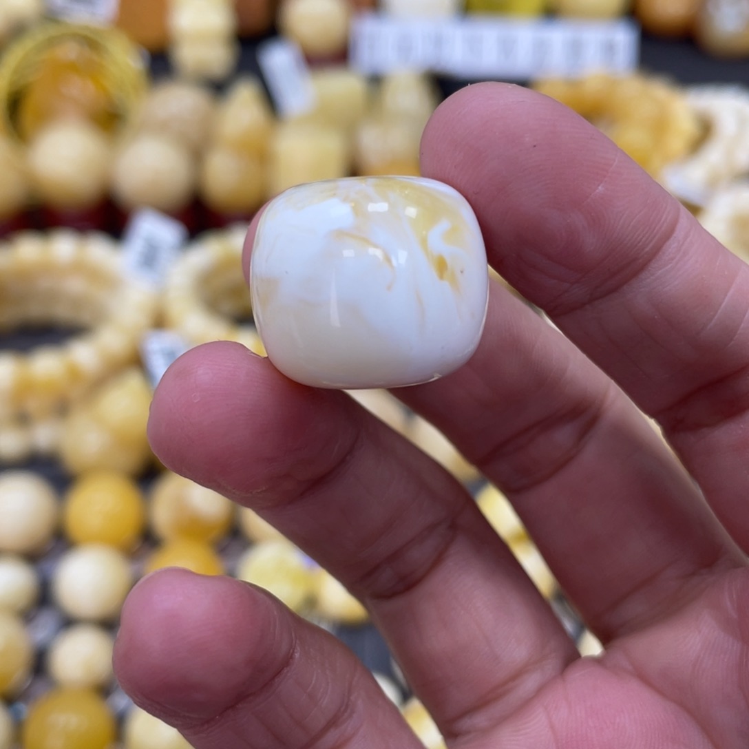 琥珀珠宝奇石未镶嵌W*R20.3*17.7mm