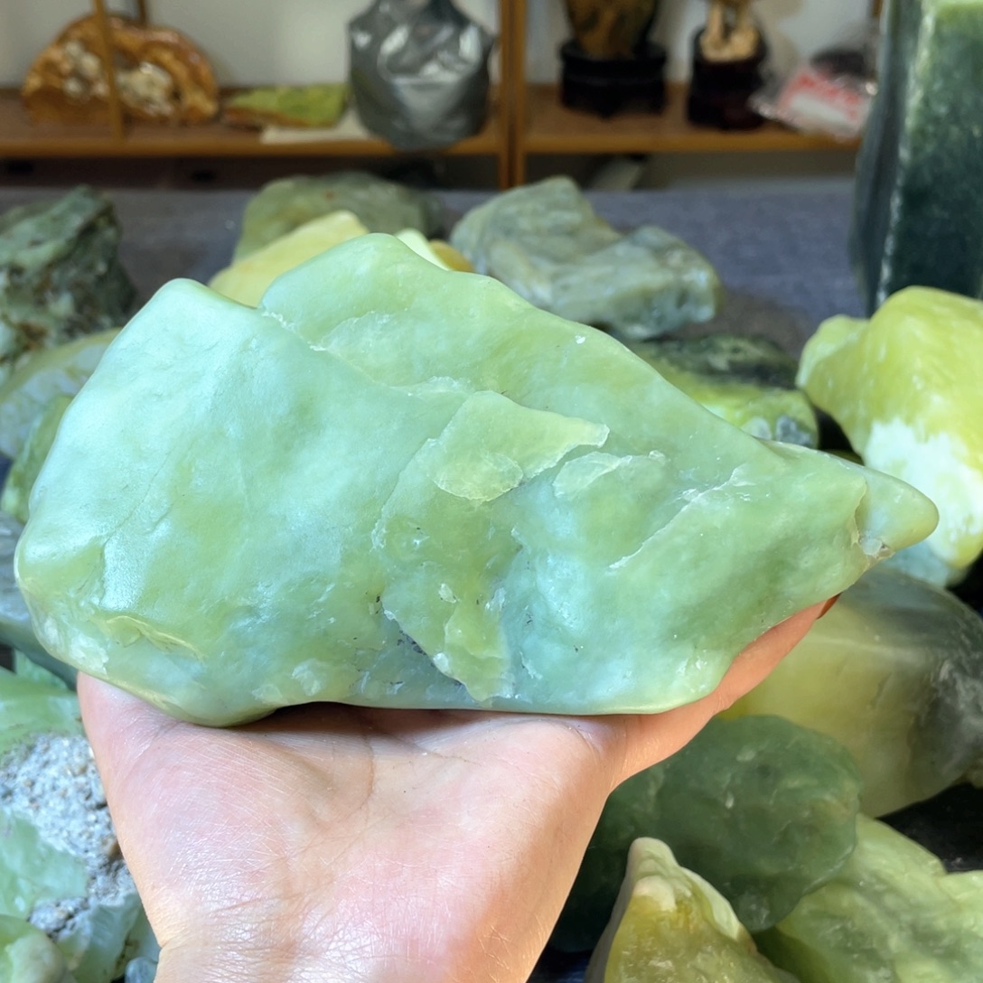 蛇纹石玉未镶嵌中国四大名玉简易
