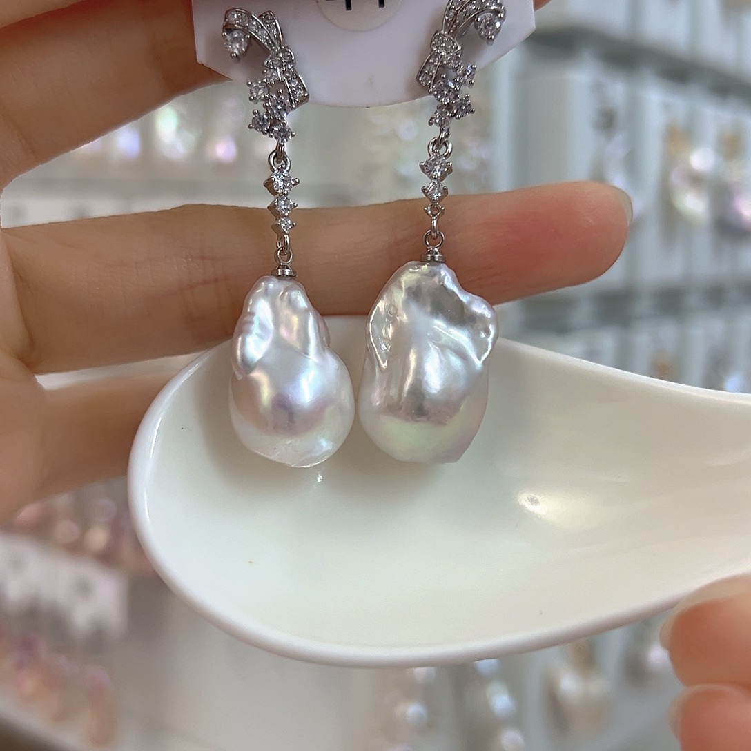 颈饰淡水珍珠18K金镶嵌