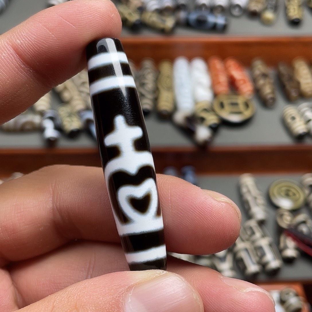 玛瑙/玉髓颈饰未镶嵌不**见