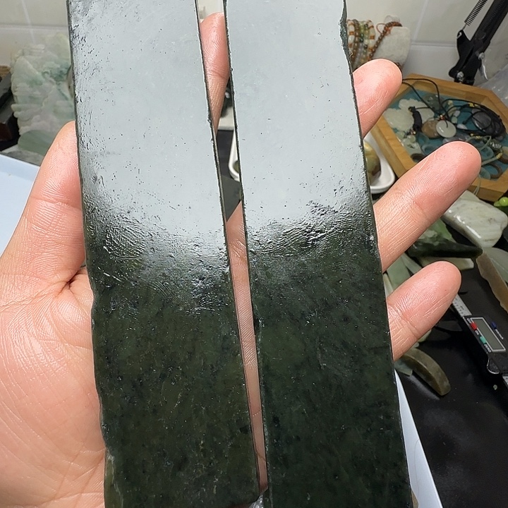 雷***哥和田玉（糖玉）未镶嵌珠宝半成品