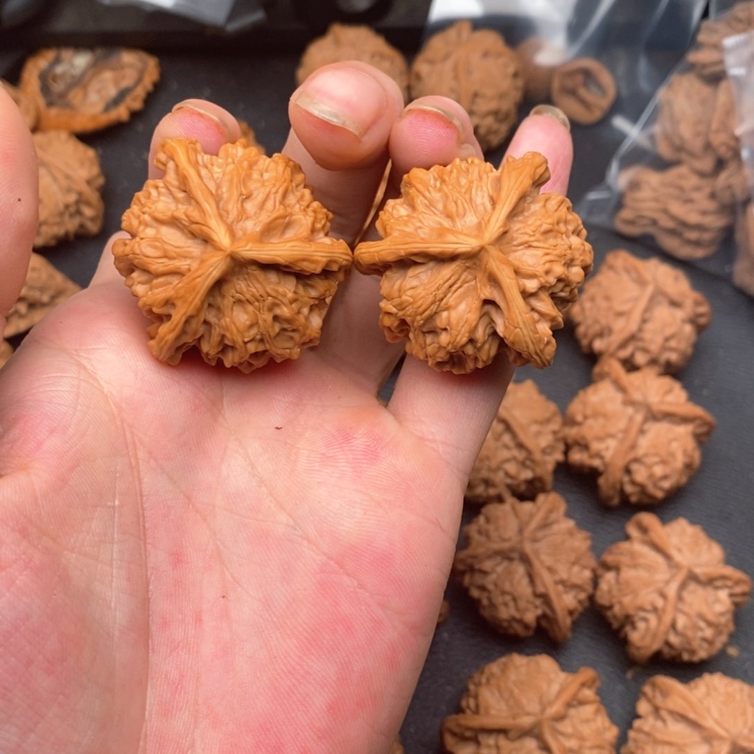 文玩核桃吊坠38正奔