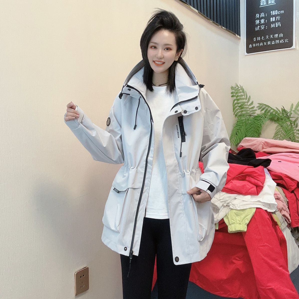 【品质】女装秋季新品连帽时尚抽绳外套休闲大兜兜789
