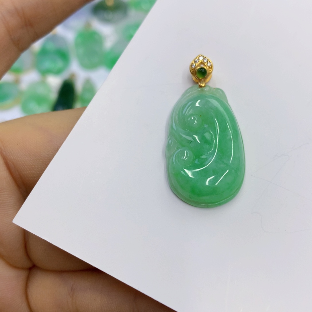 翡翠未镶嵌颈饰翡翠