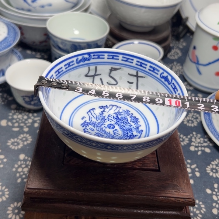 陶瓷青花玲珑4.5寸小饭碗， 小饭碗