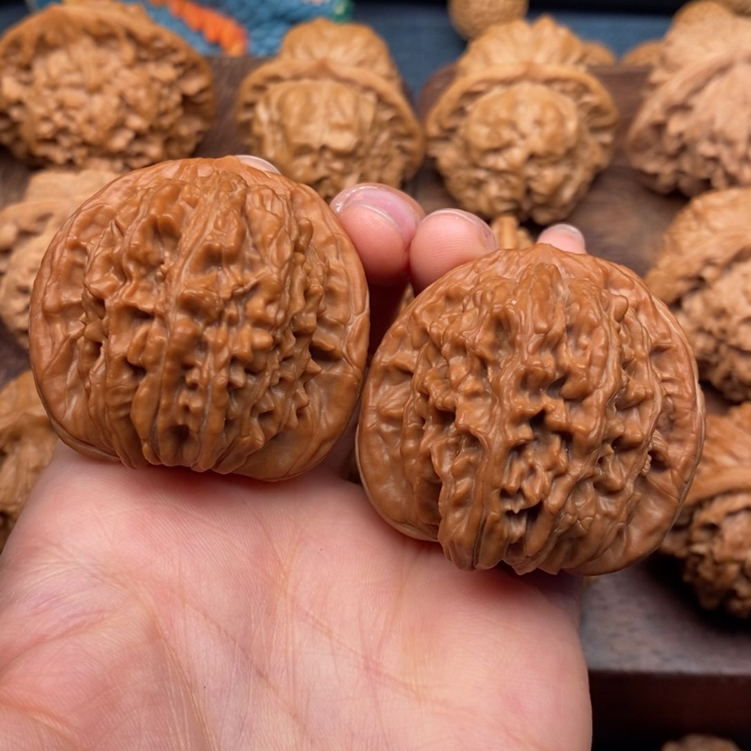 文玩核桃把件41全品，老树原桩平谷楼