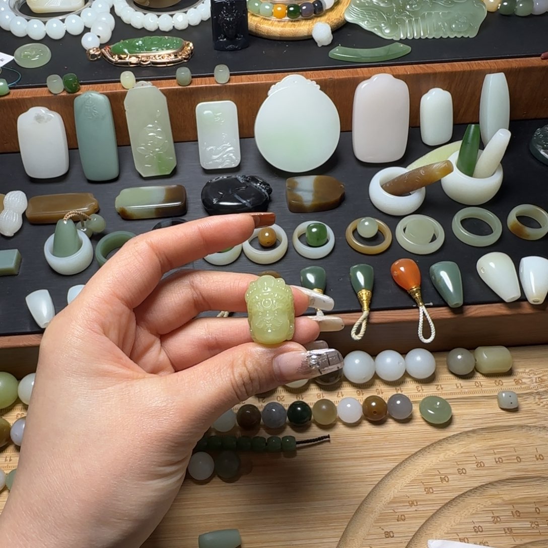 和田玉颈饰未镶嵌化***里