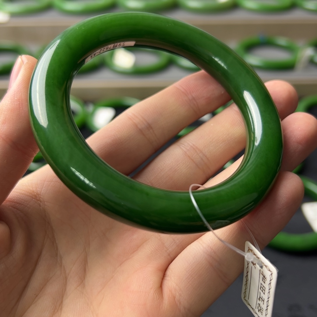 和田玉（碧玉）手镯未镶嵌