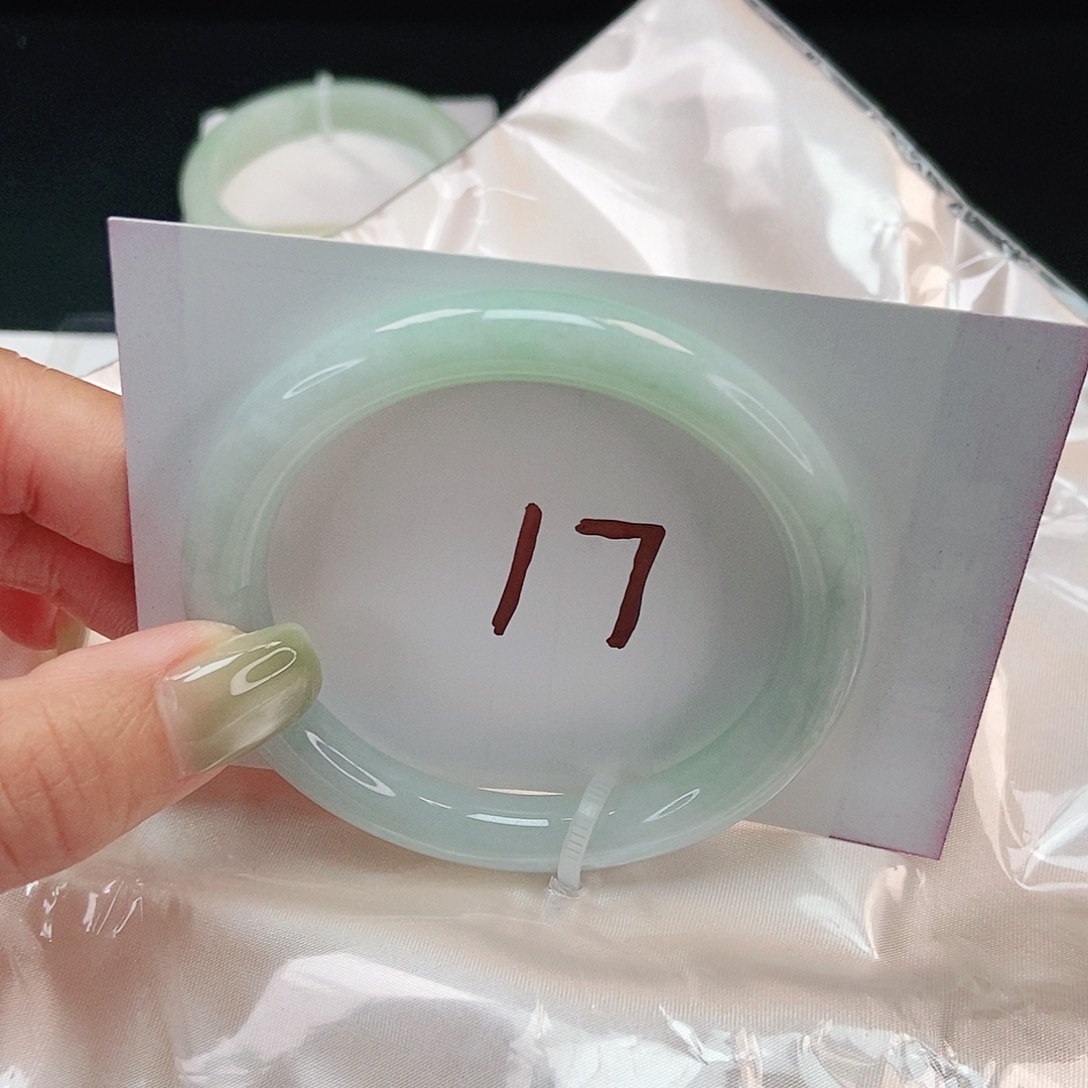 翡翠手镯未镶嵌 圆条53