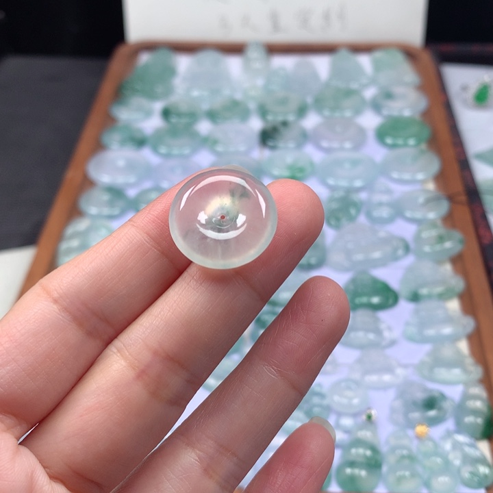 颈饰未镶嵌翡翠冰种飘花平安扣