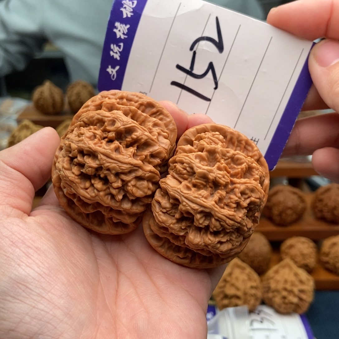 文玩核桃吊坠50粗筋