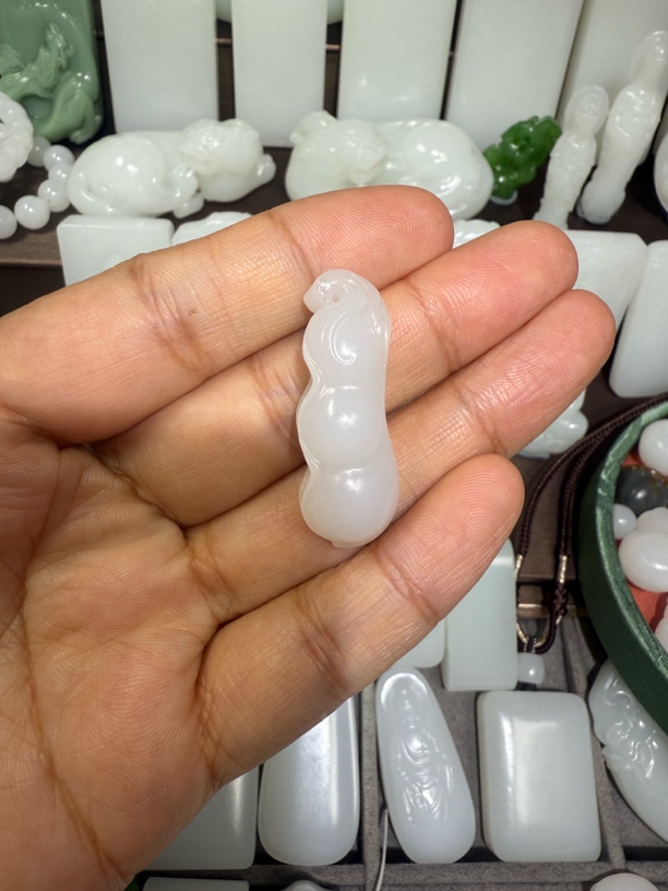 高品质和田玉福豆挂坠