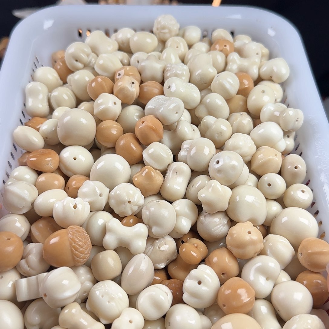 菩提根/象牙果手串瑕疵白色牙果雕刻件25不挑款式不挑瑕疵有裂
