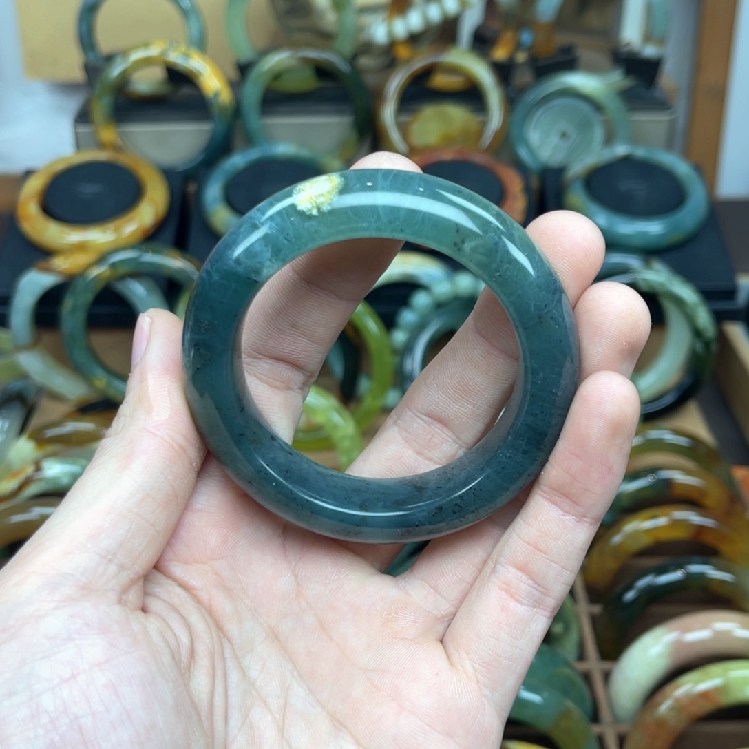 蛇纹石玉手镯未镶嵌高*五