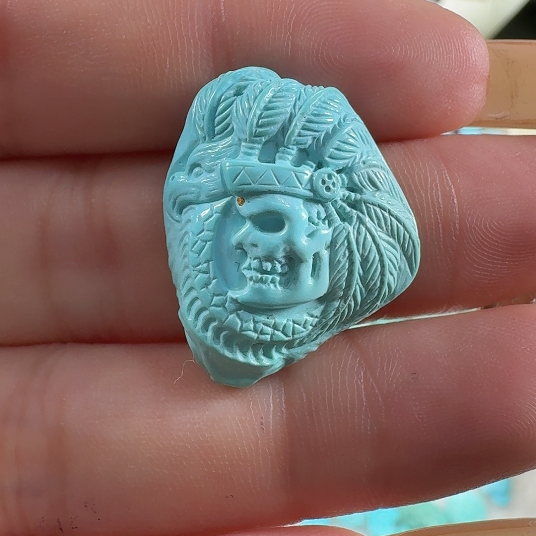 绿松石未镶嵌颈饰