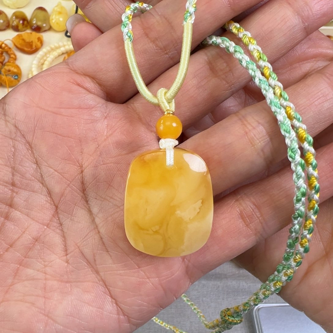 琥珀裸石未镶嵌蜜蜡