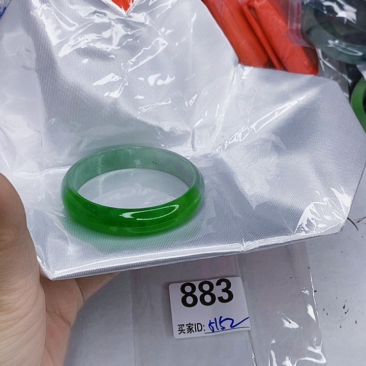 翡翠未镶嵌手镯一图一物实物为准（微瑕处理）