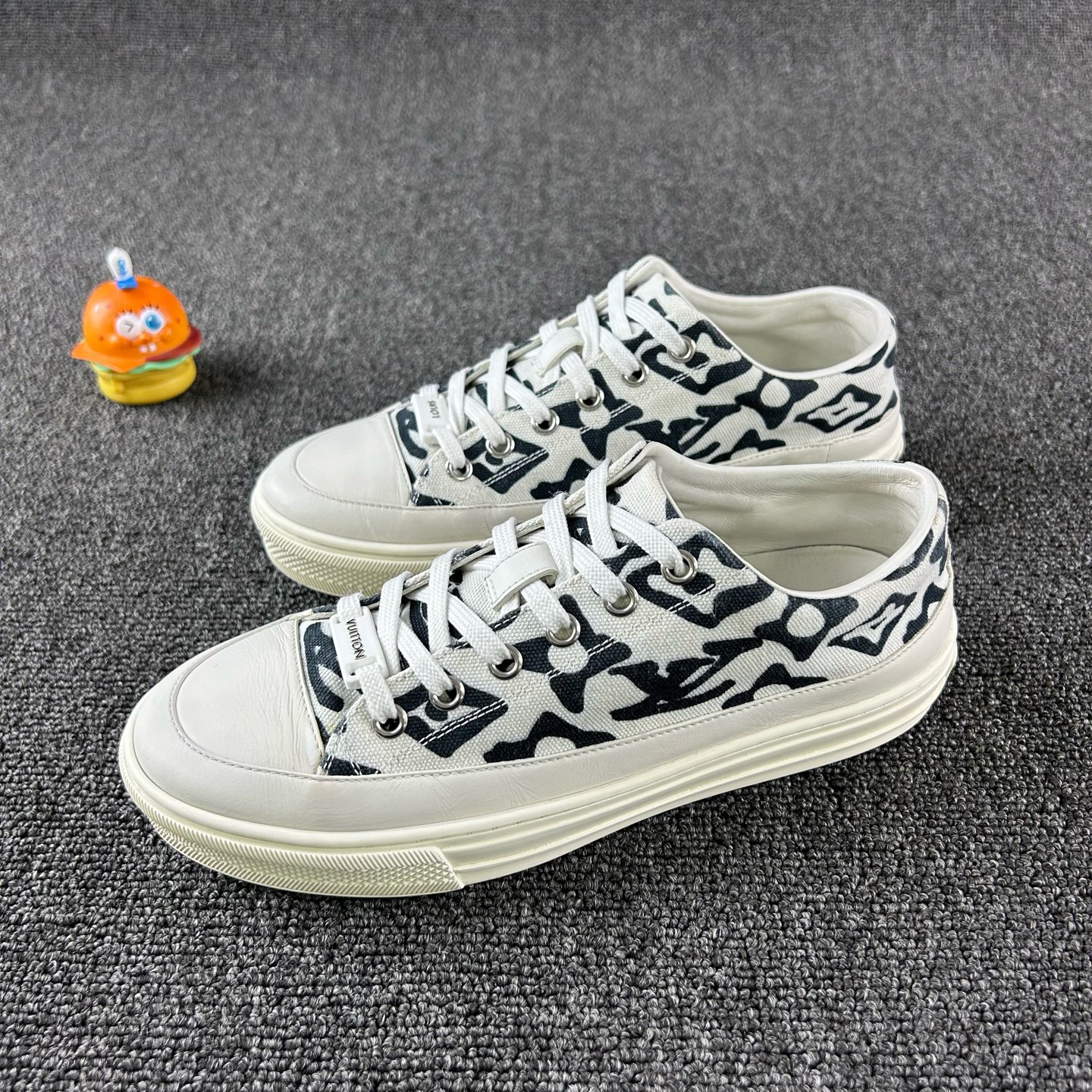 95新 LouisVuitton/路易威登 联名款板鞋36码 HB5031