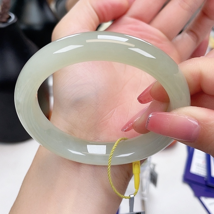 和田玉手镯58未镶嵌