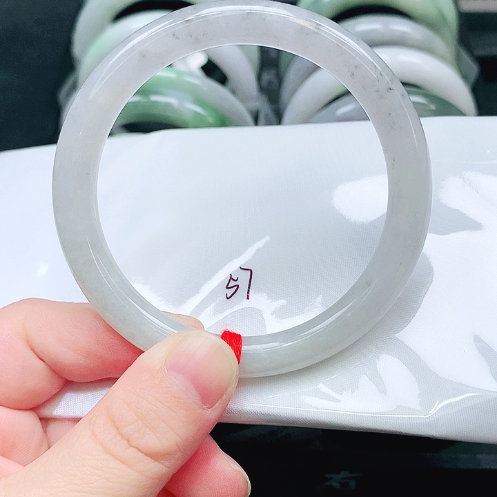 翡翠未镶嵌手镯212