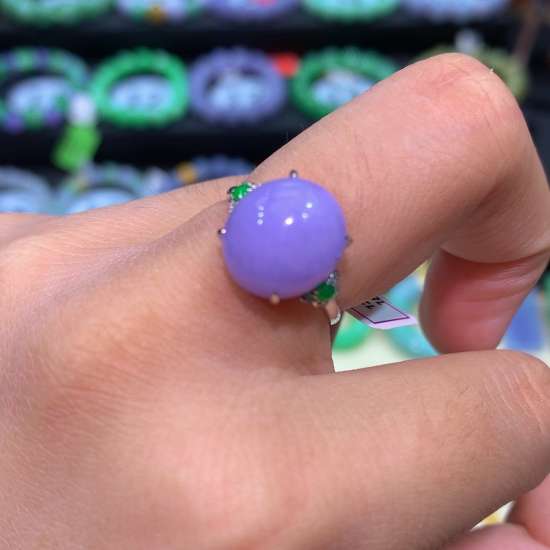 翡翠18K金镶嵌颈饰翡翠